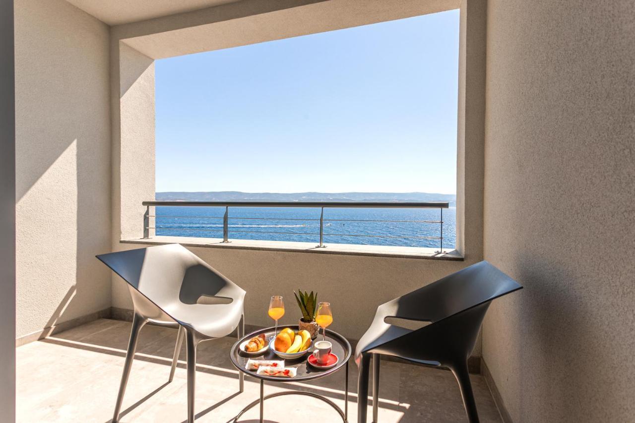 Deluxe Suite with balcony and sea view