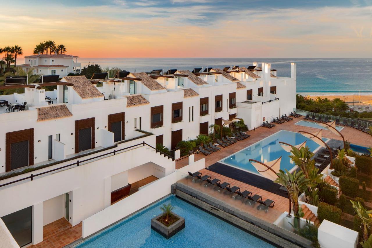 Apartamento de 2 Quartos com Vista do Mar