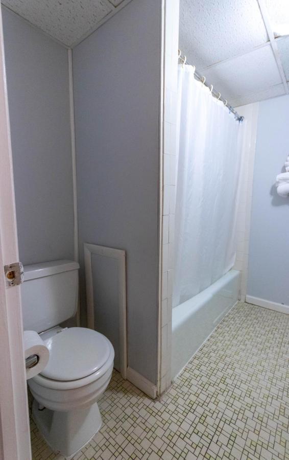 Quarto Duplo com 2 Camas de Casal