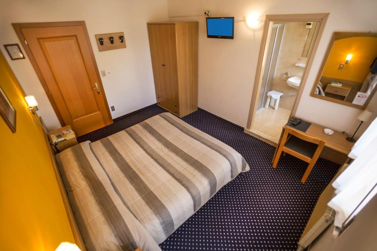 Double or Twin Room Mountain View,1127471799:JPEG