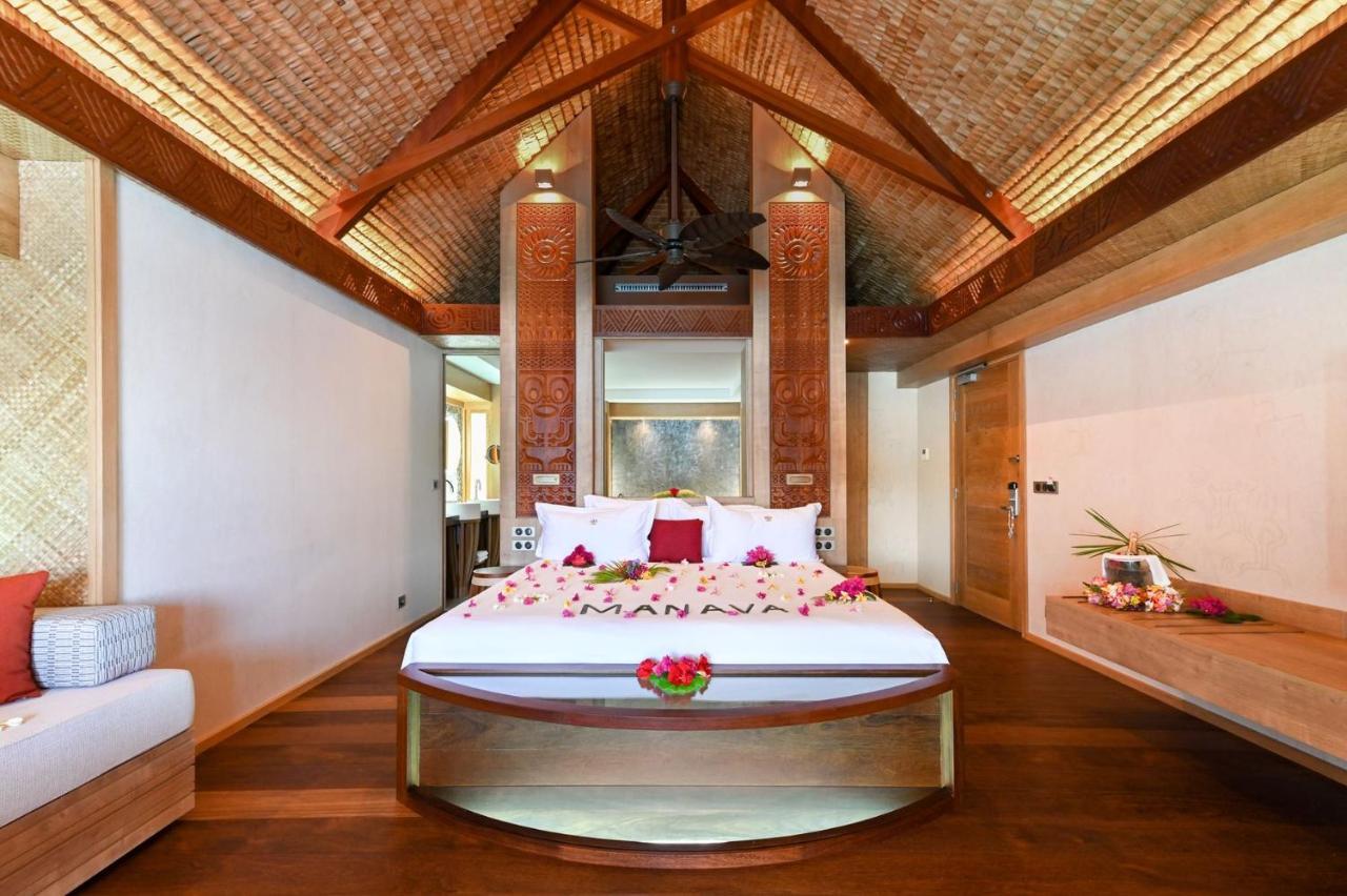 Overwater Bungalow,1083634069:JPEG
