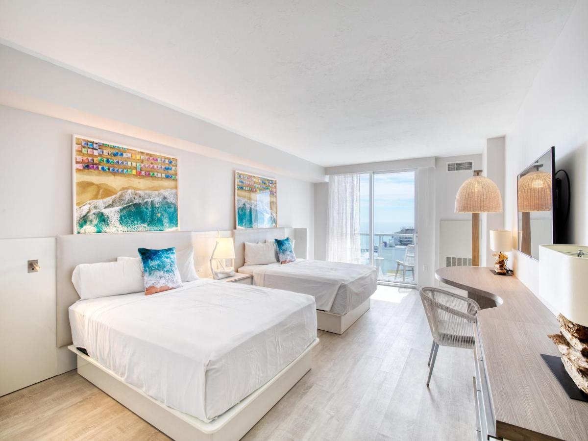 Standaard Kamer met 2 Queensize Bedden en Uitzicht op de Oceaan