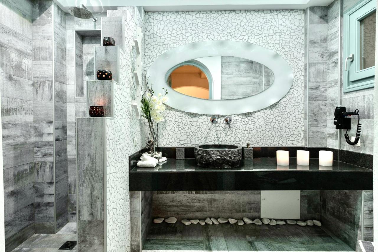 Deluxe Private Jacuzzi Suite