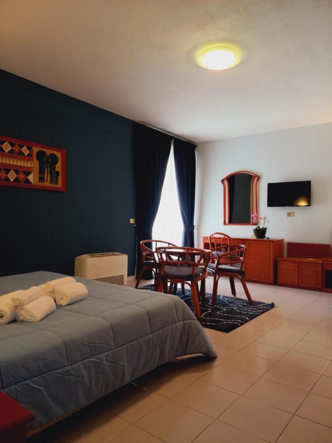 Deluxe Triple Room,1395597533:JPEG