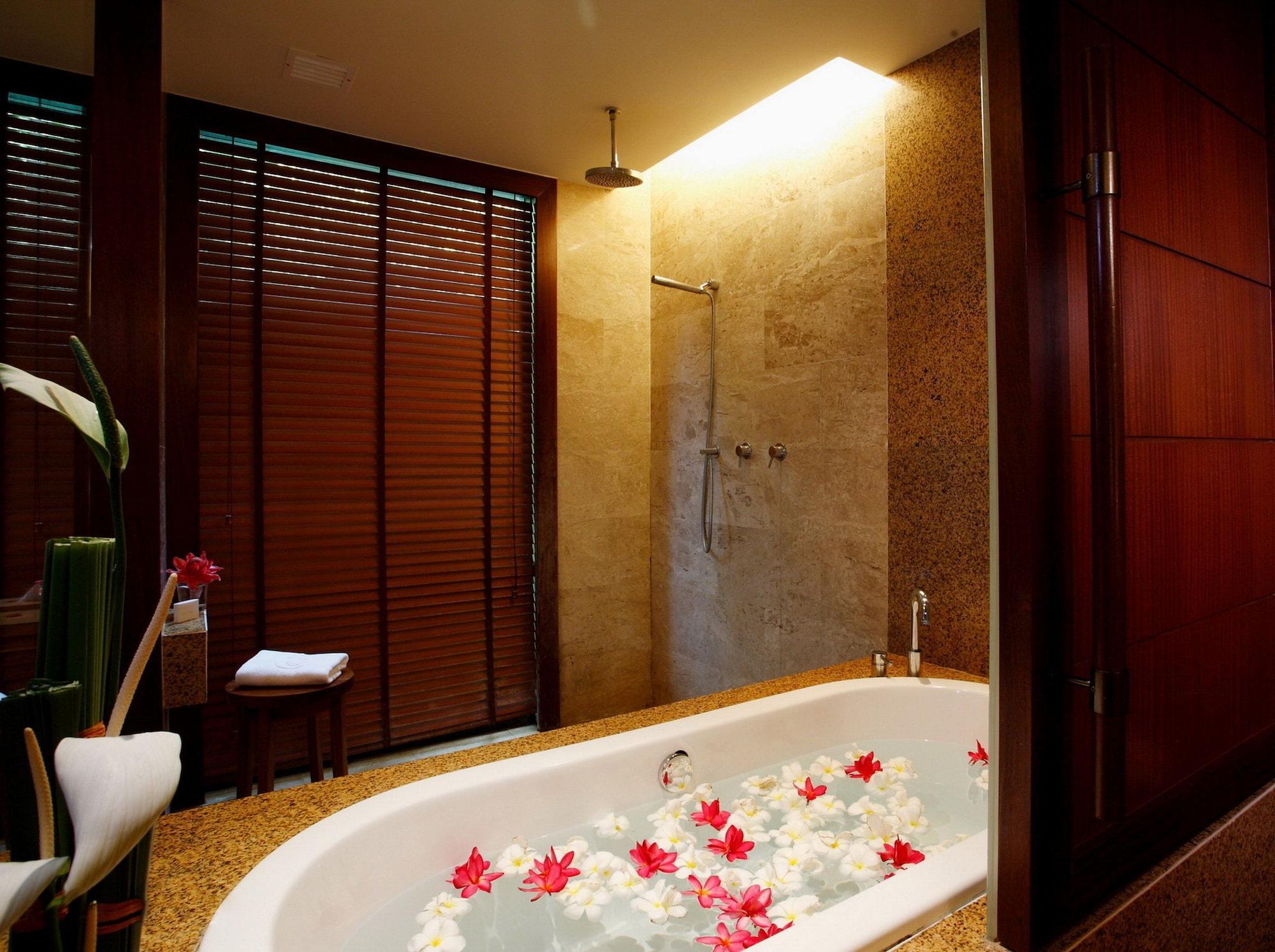 Acomodação Deluxe com 2 Camas de Casal com Vista do Mar