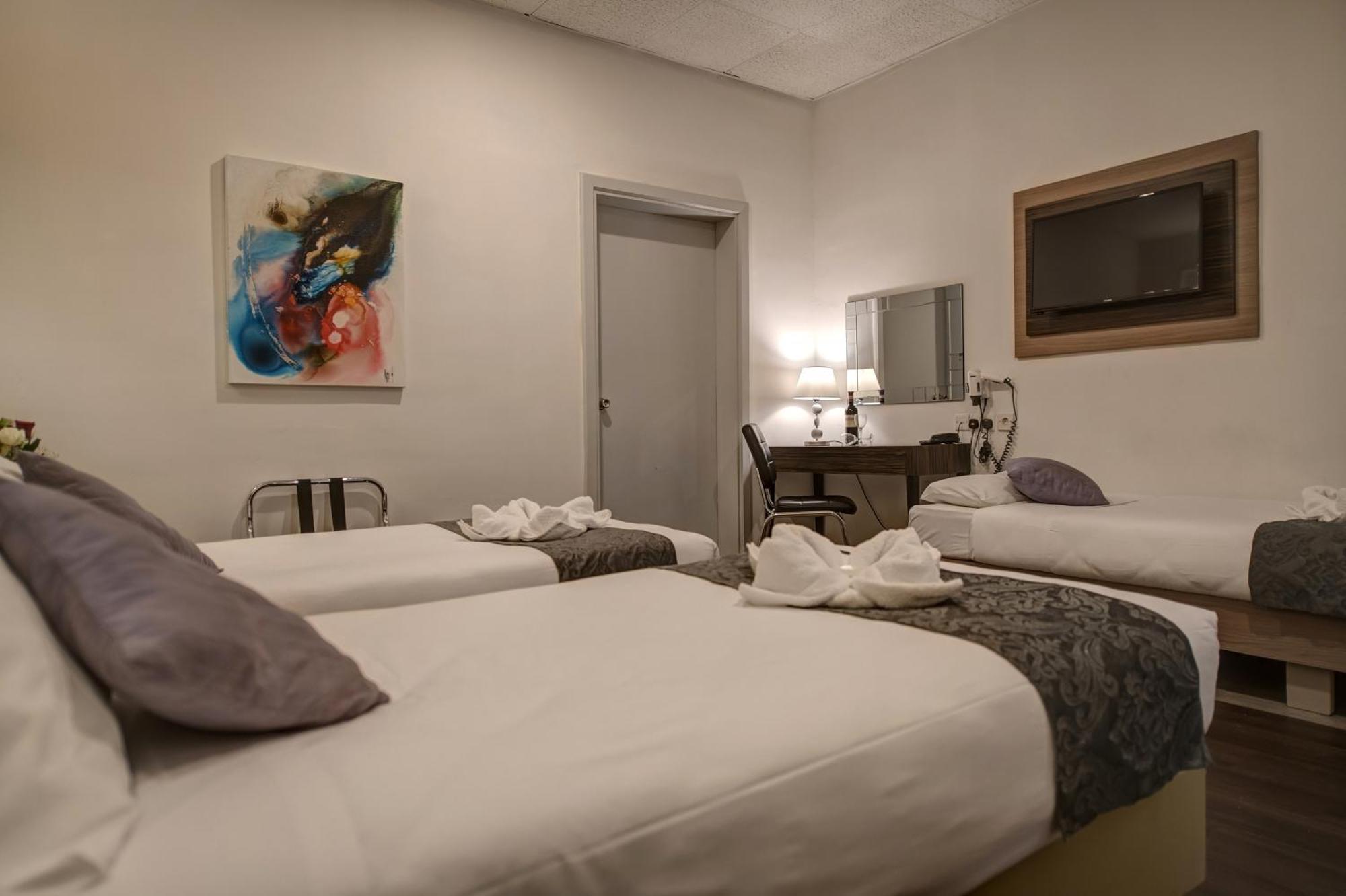 Triple Room,1212163438:JPEG