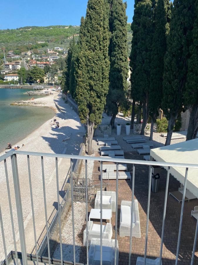 Double or Twin Room Terrace Lake View