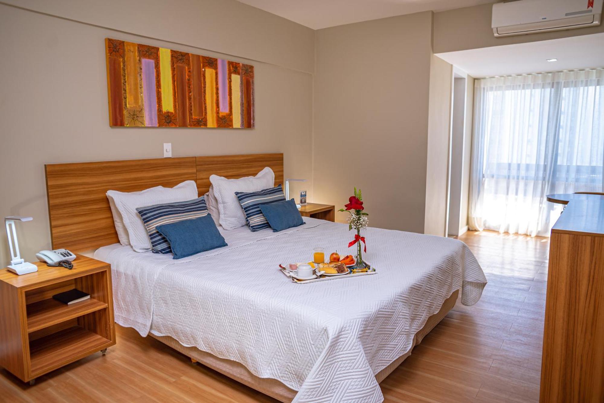 Habitación Doble Superior con vistas a la piscina