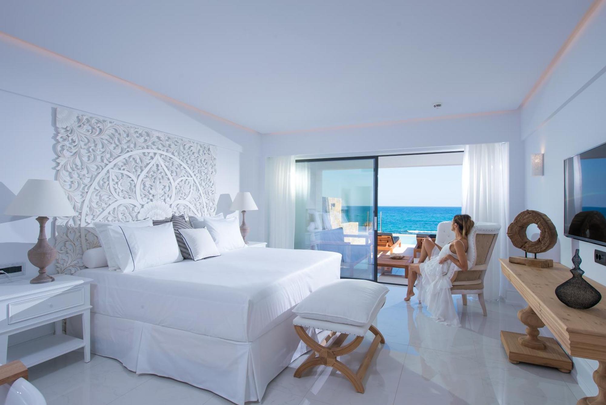 Luxury Guestroom with Private Pool - Sea Front,1280713789:JPEG