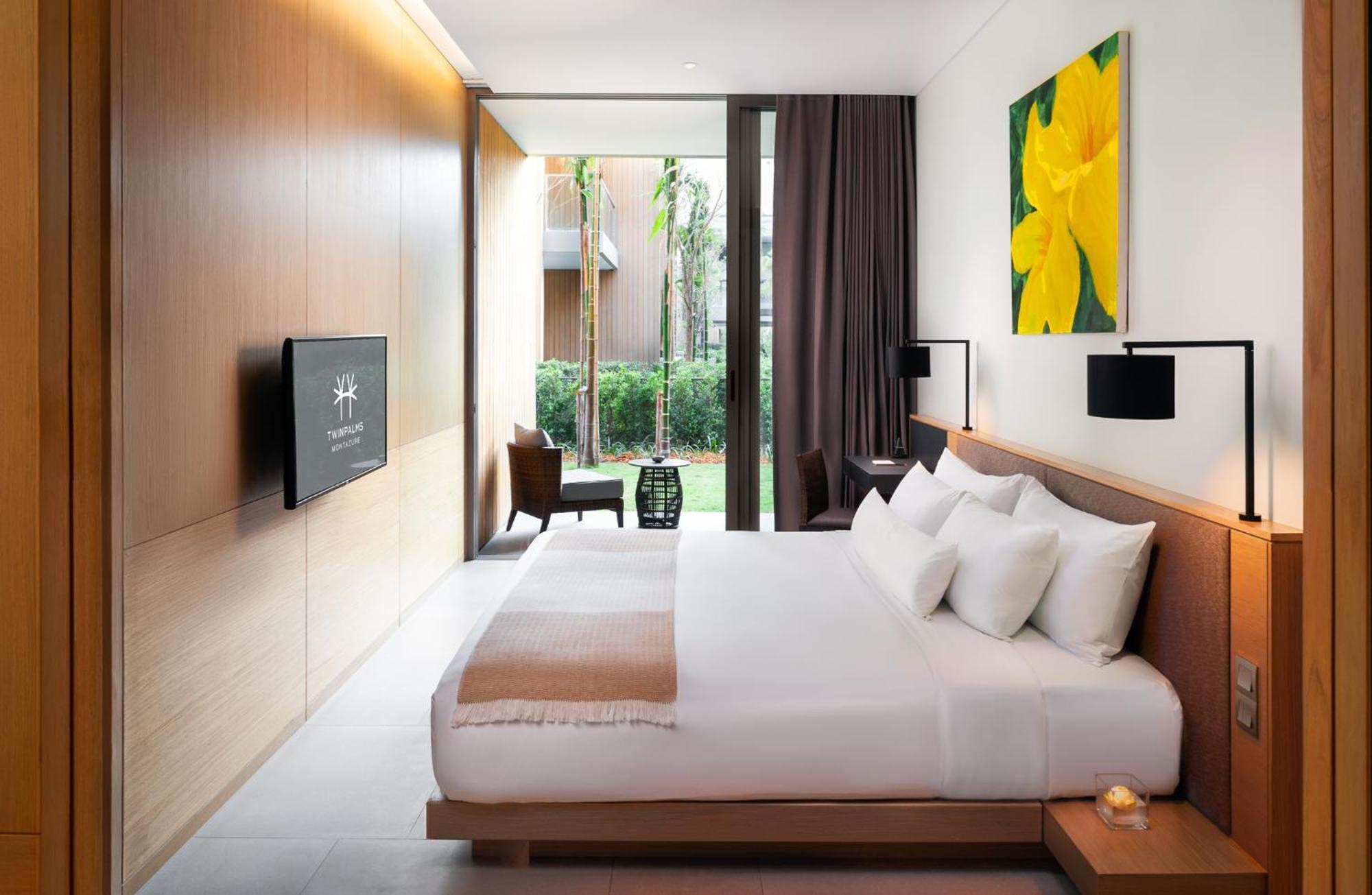 Grand Azure Suite - Deluxe Double or Twin Room