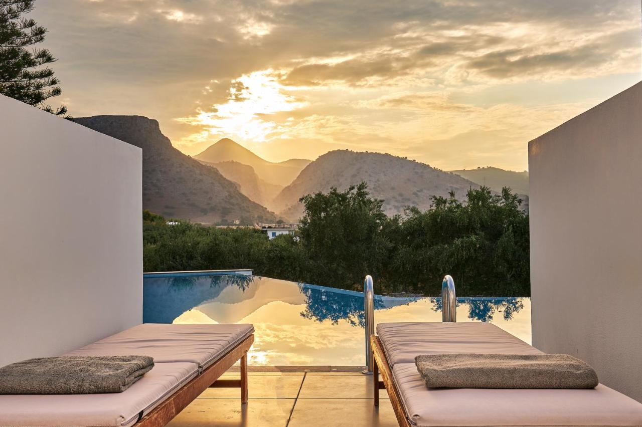 Superior Double Room with Shared Pool