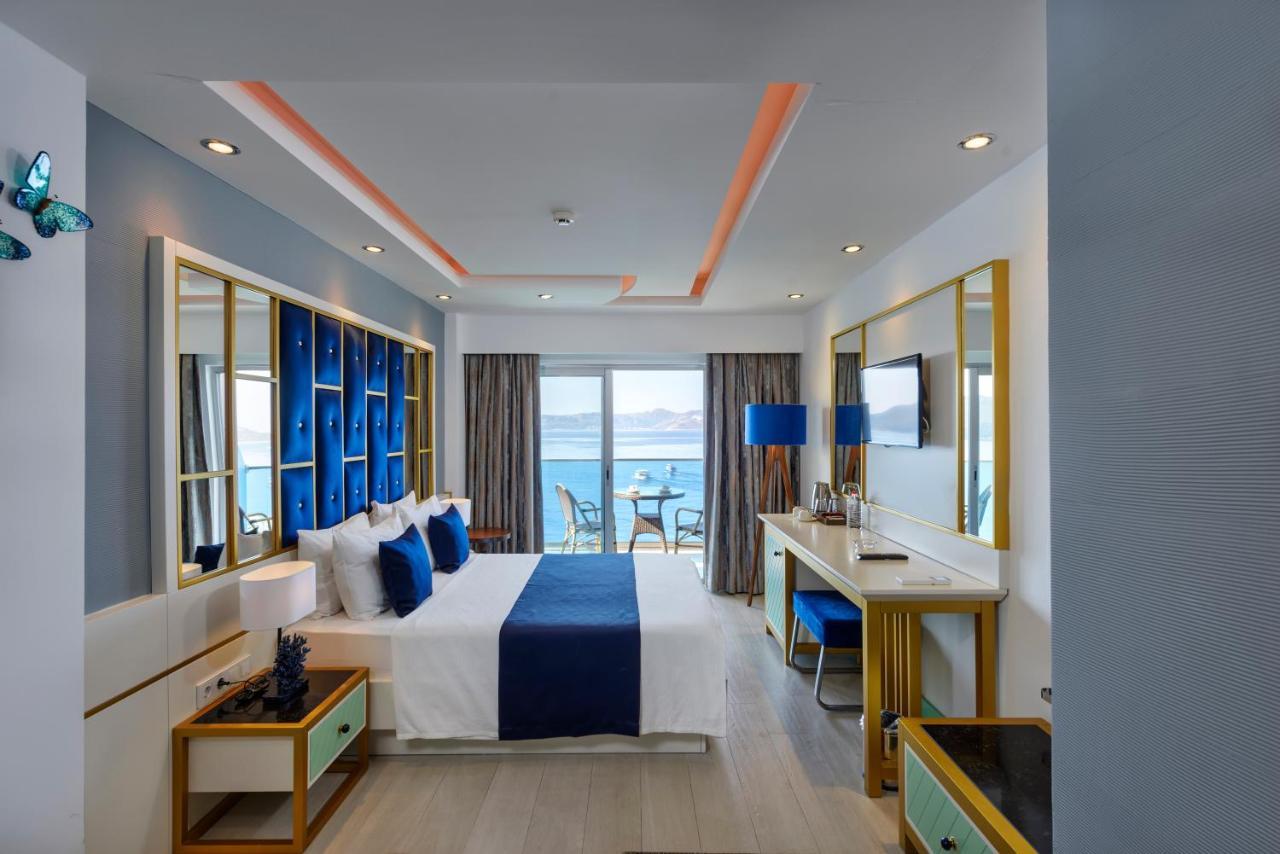 Deluxe Double Room with Balcony and Sea View