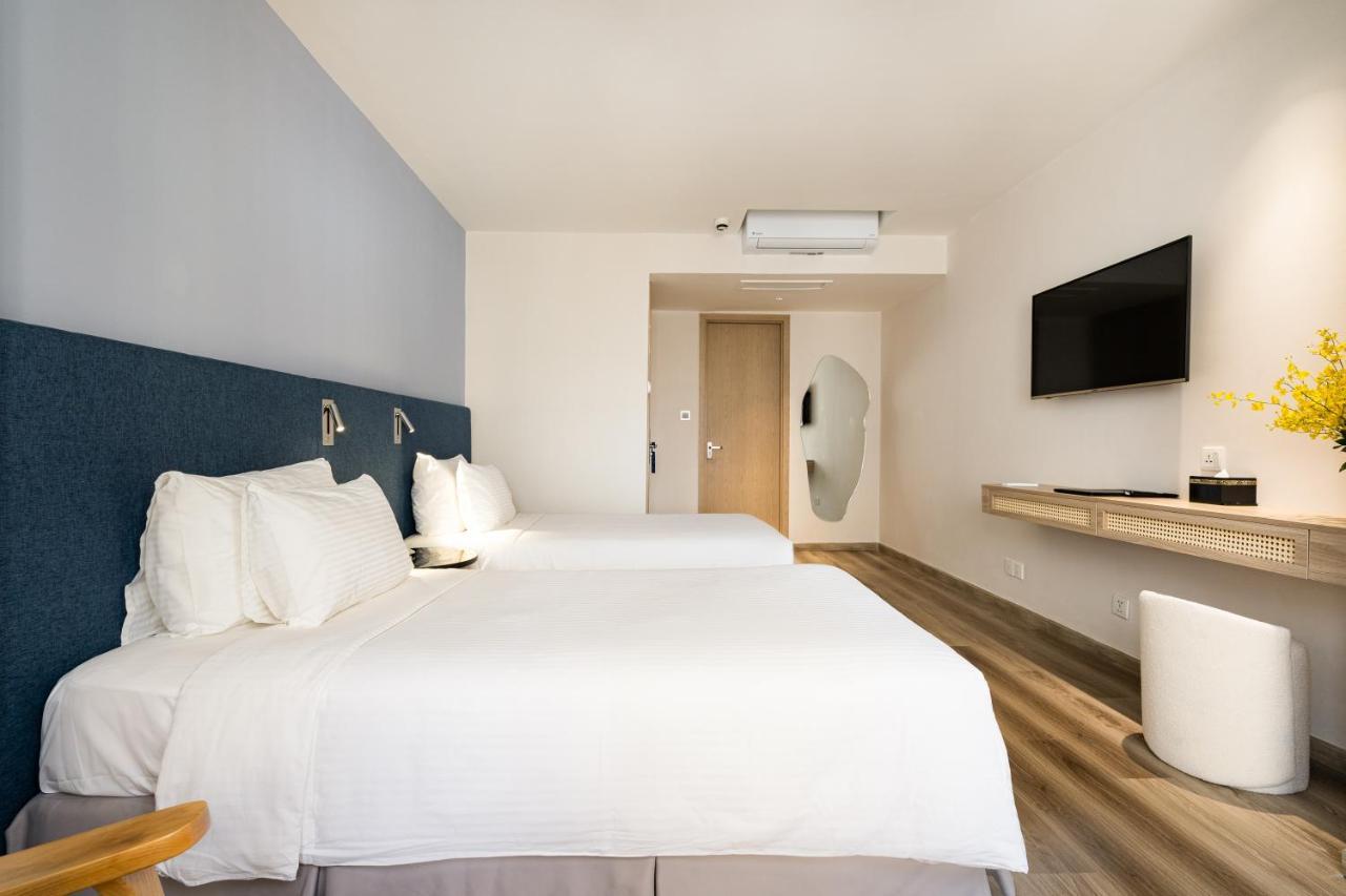 Suite Twin Room With City View