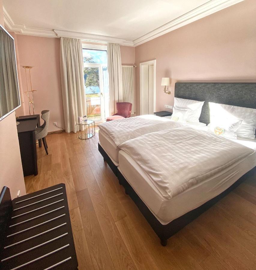 Klassieke Tweepersoonskamer met Balkon en Uitzicht op het Meer