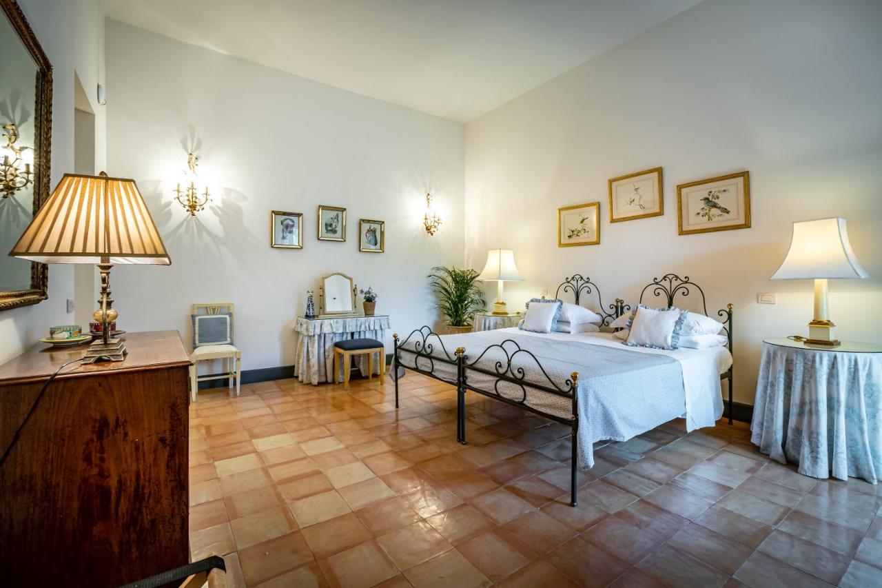 Luxury Suite,1369560356:JPEG