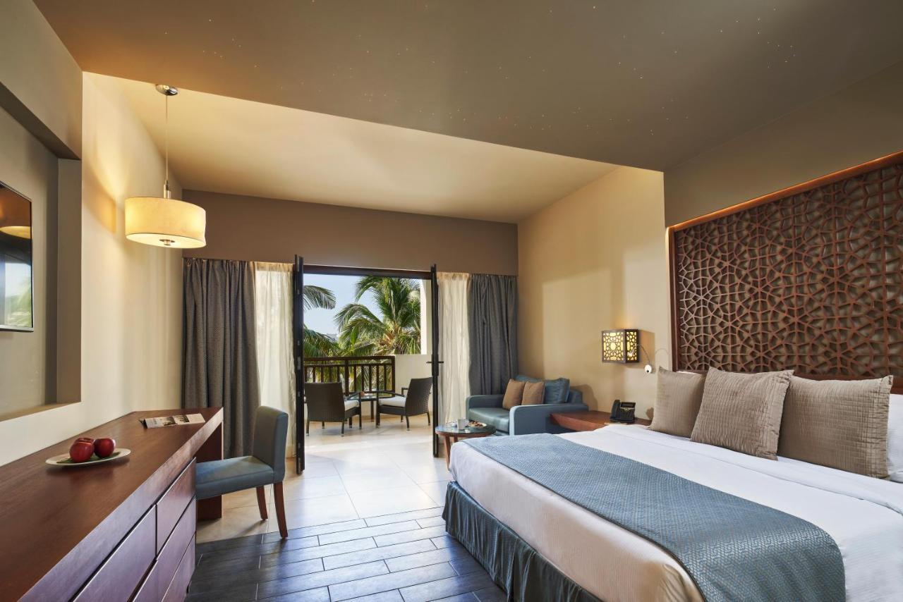 Deluxe Room King Bed Aqua Park Entrance