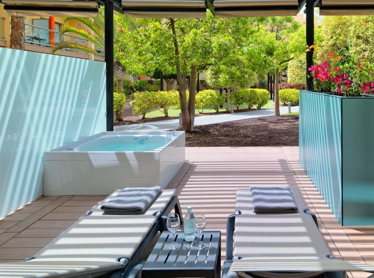 Deluxe Room Hot Tub
