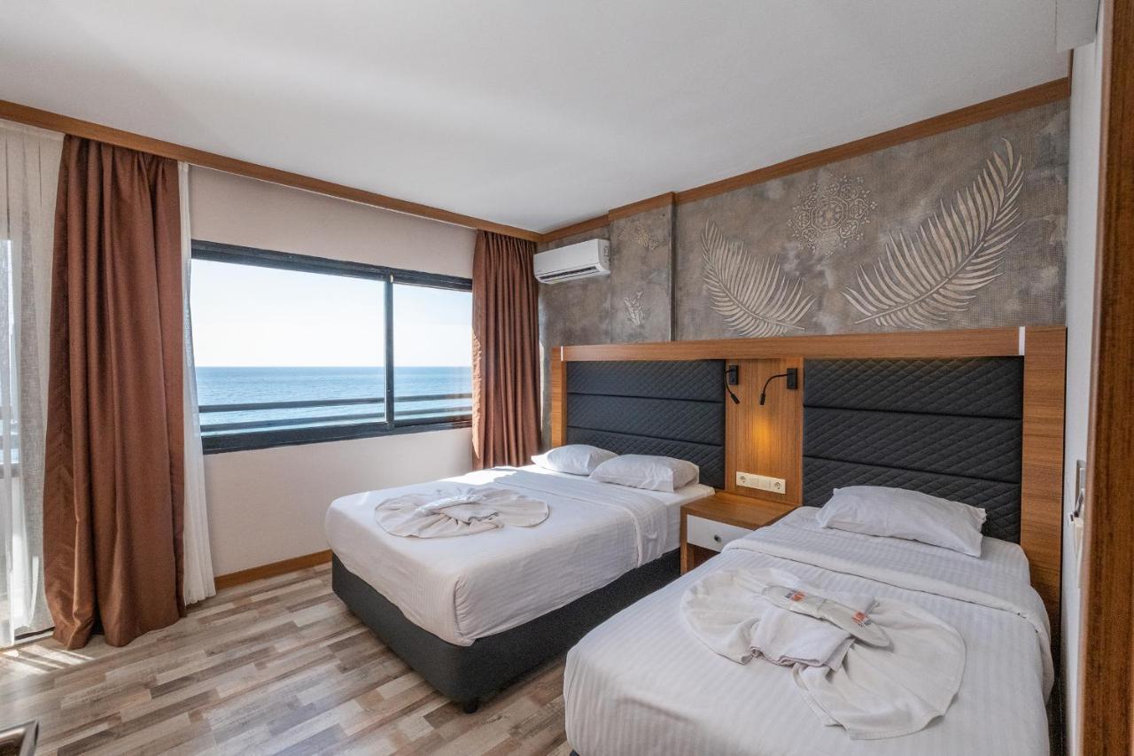Standard Twin Room with Sea View