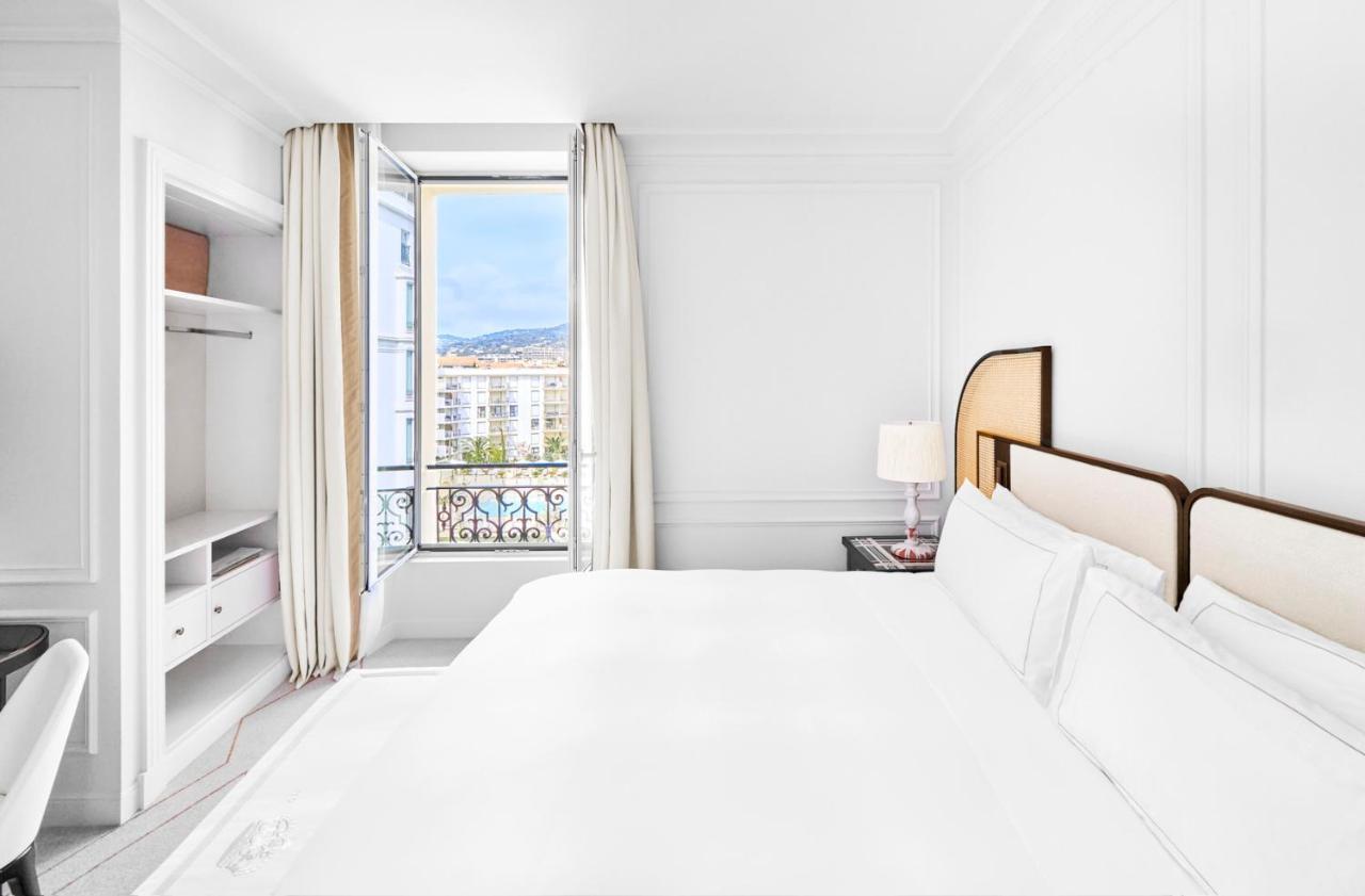 Classic King Room with Garden View