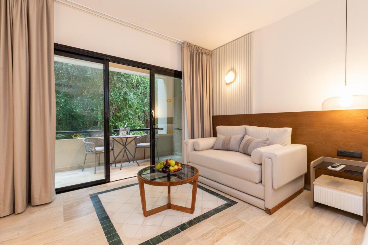 Suite Junior con vistas al jardín