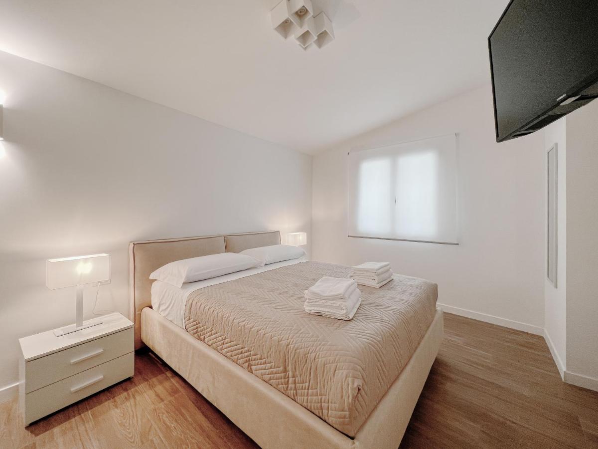 Family Room,1425129777:JPEG