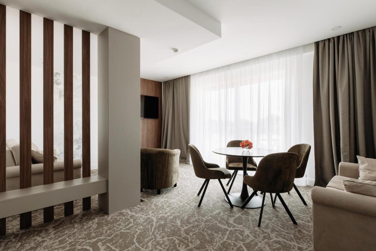 Junior Suite with Balcony and Sea View,1557082600:JPEG