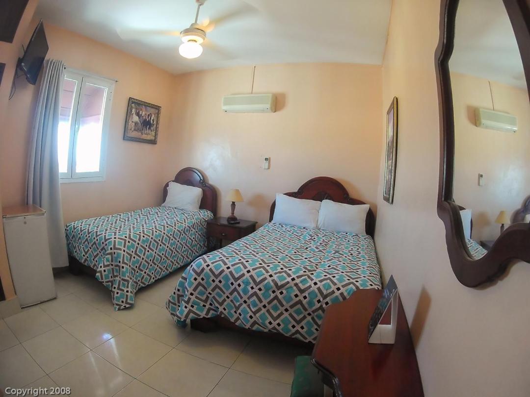 Triple Room,1433526121:JPEG