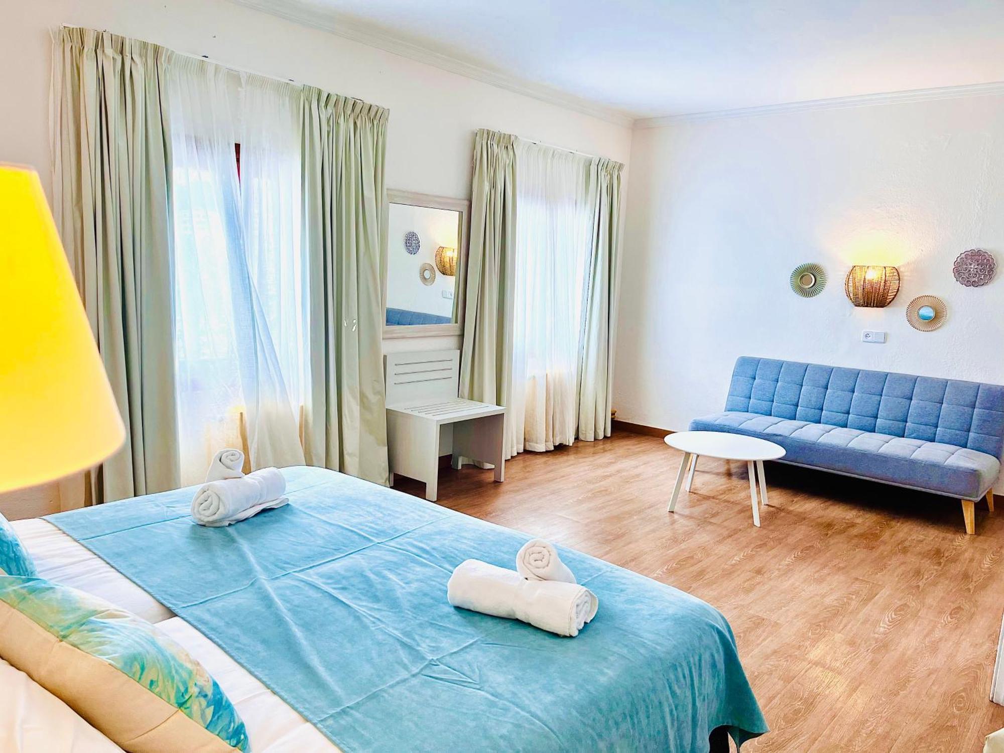 Tweepersoonskamer met 1 of 2 Bedden en Uitzicht op Zee (Geen Balkon)