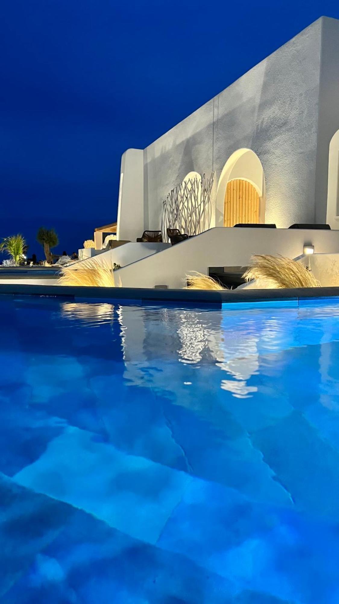 Luxury Beachfront Plunge Pool Suite