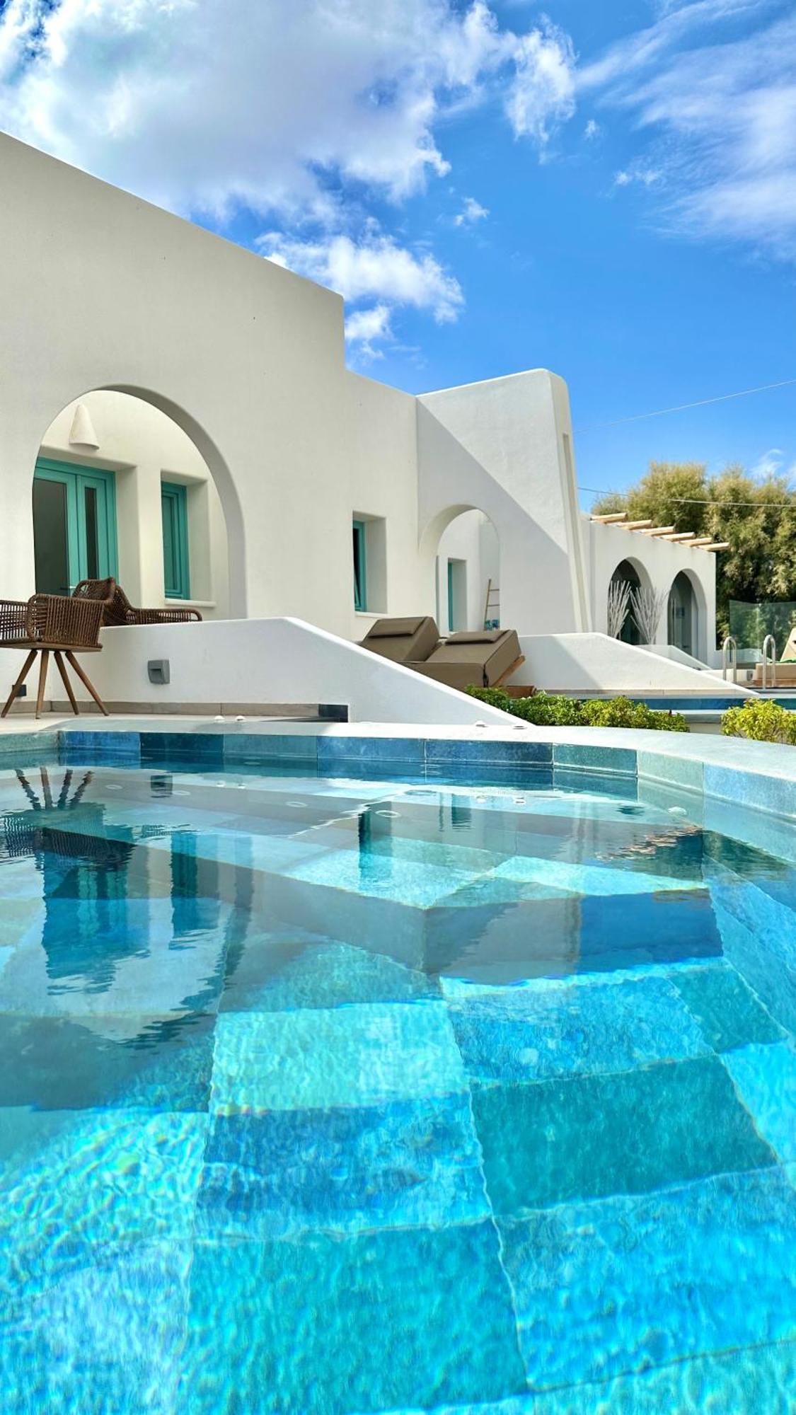 Luxury Beachfront Plunge Pool Suite