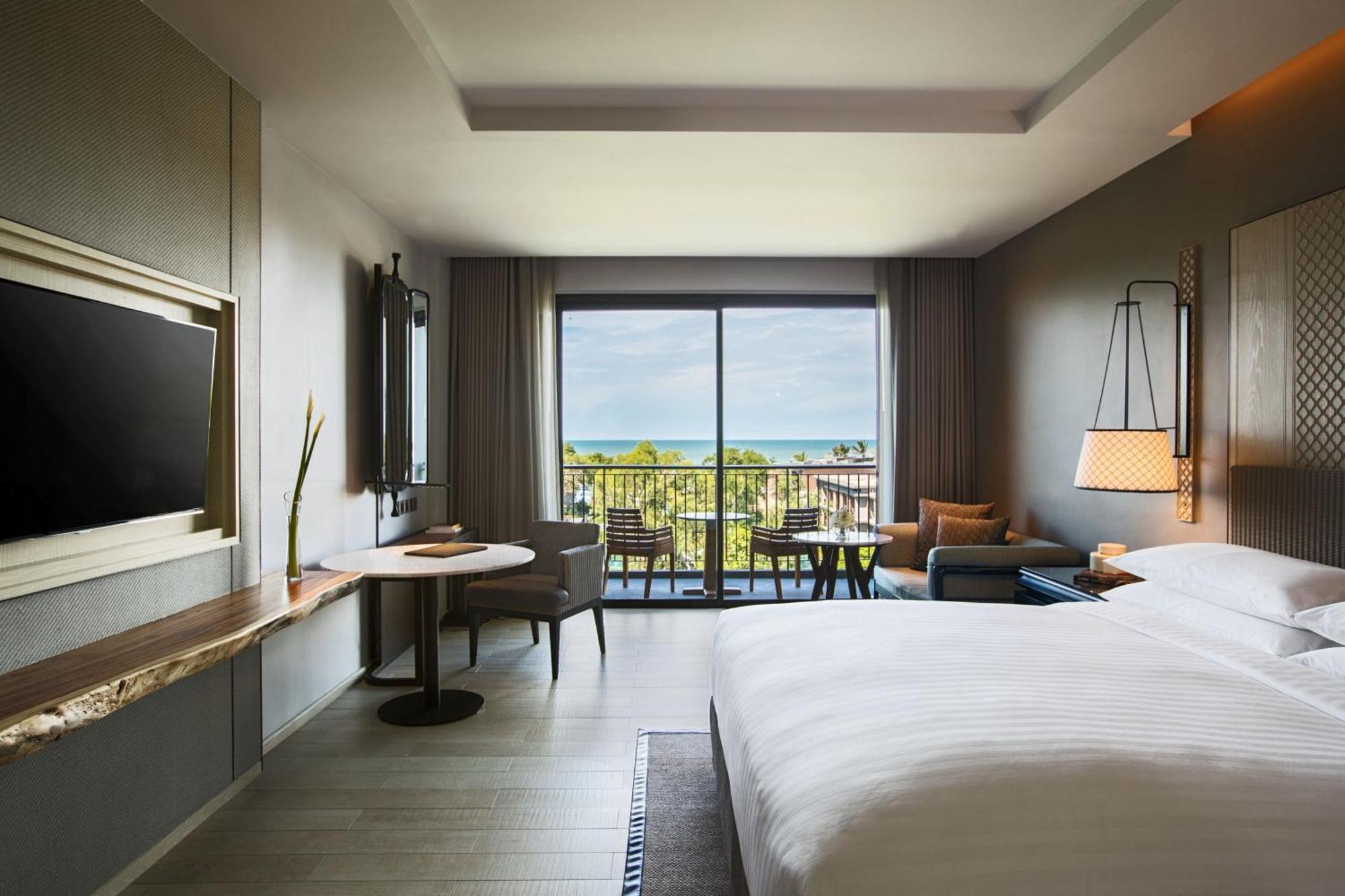 Guest room 1 King Sea view