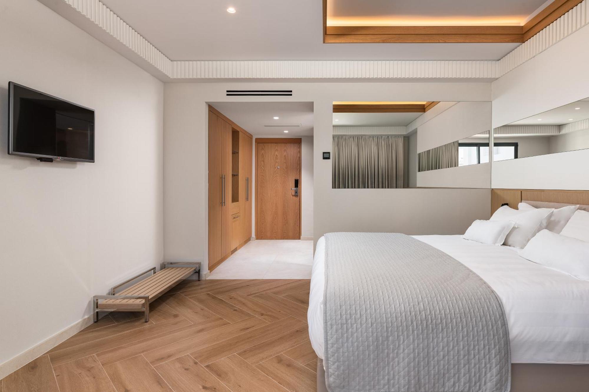 Double Room with Partial Sea View