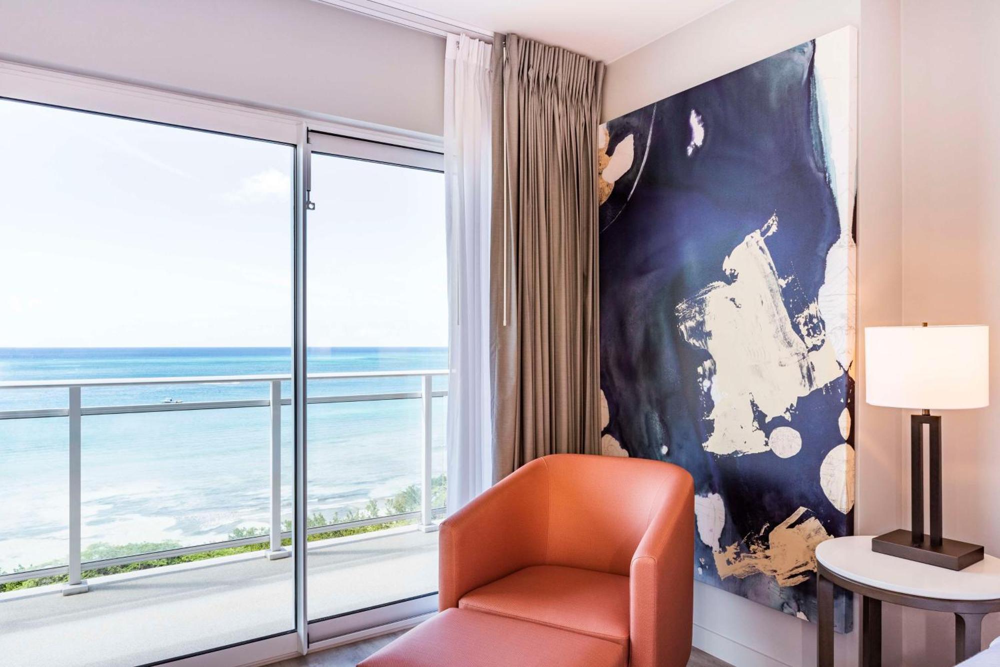 One-Bedroom King Suite with Ocean View - Top Floor