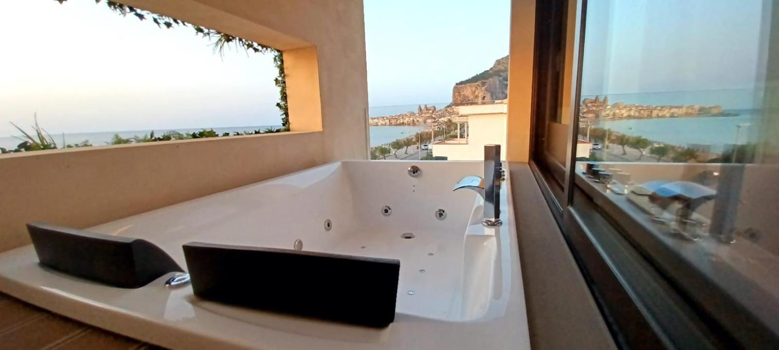 Junior Suite with Jacuzzi