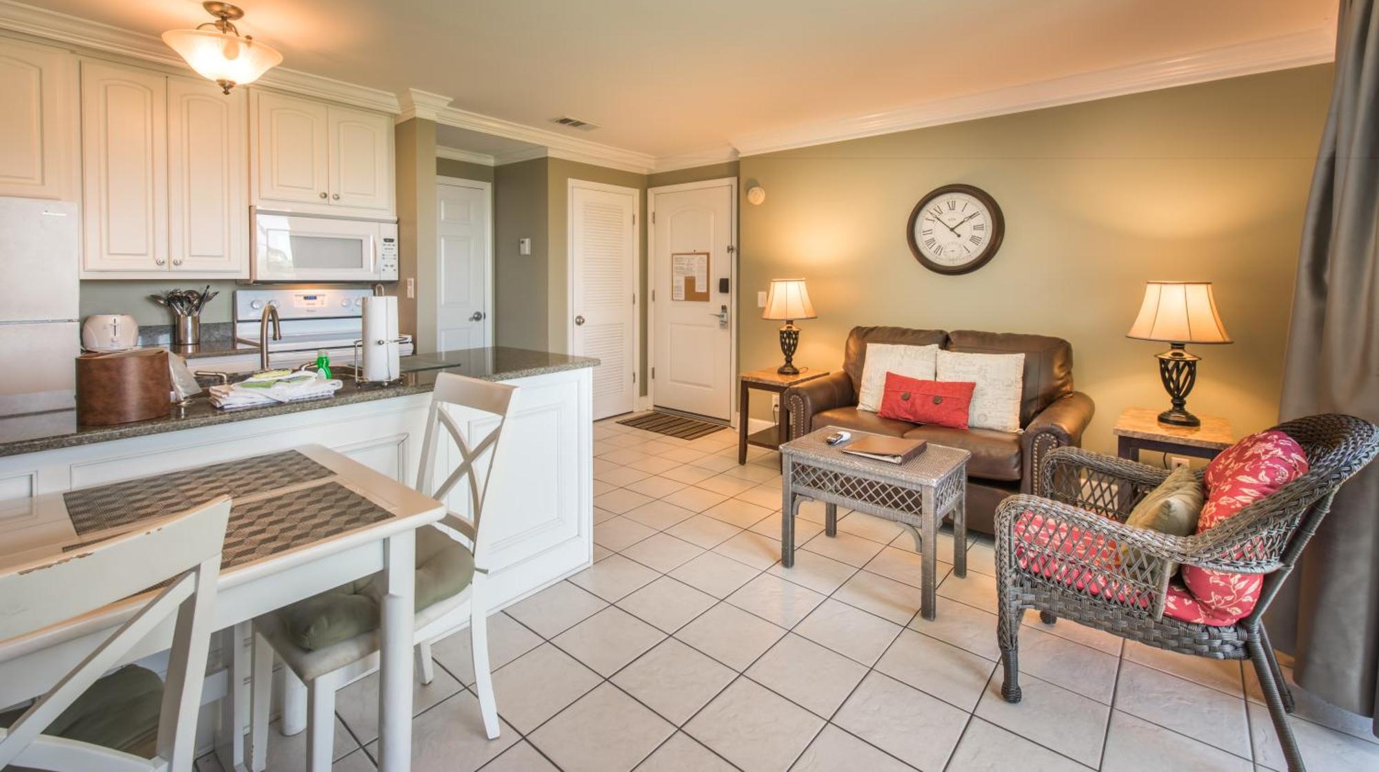 One-Bedroom Suite Oceanside,1558368982:JPEG