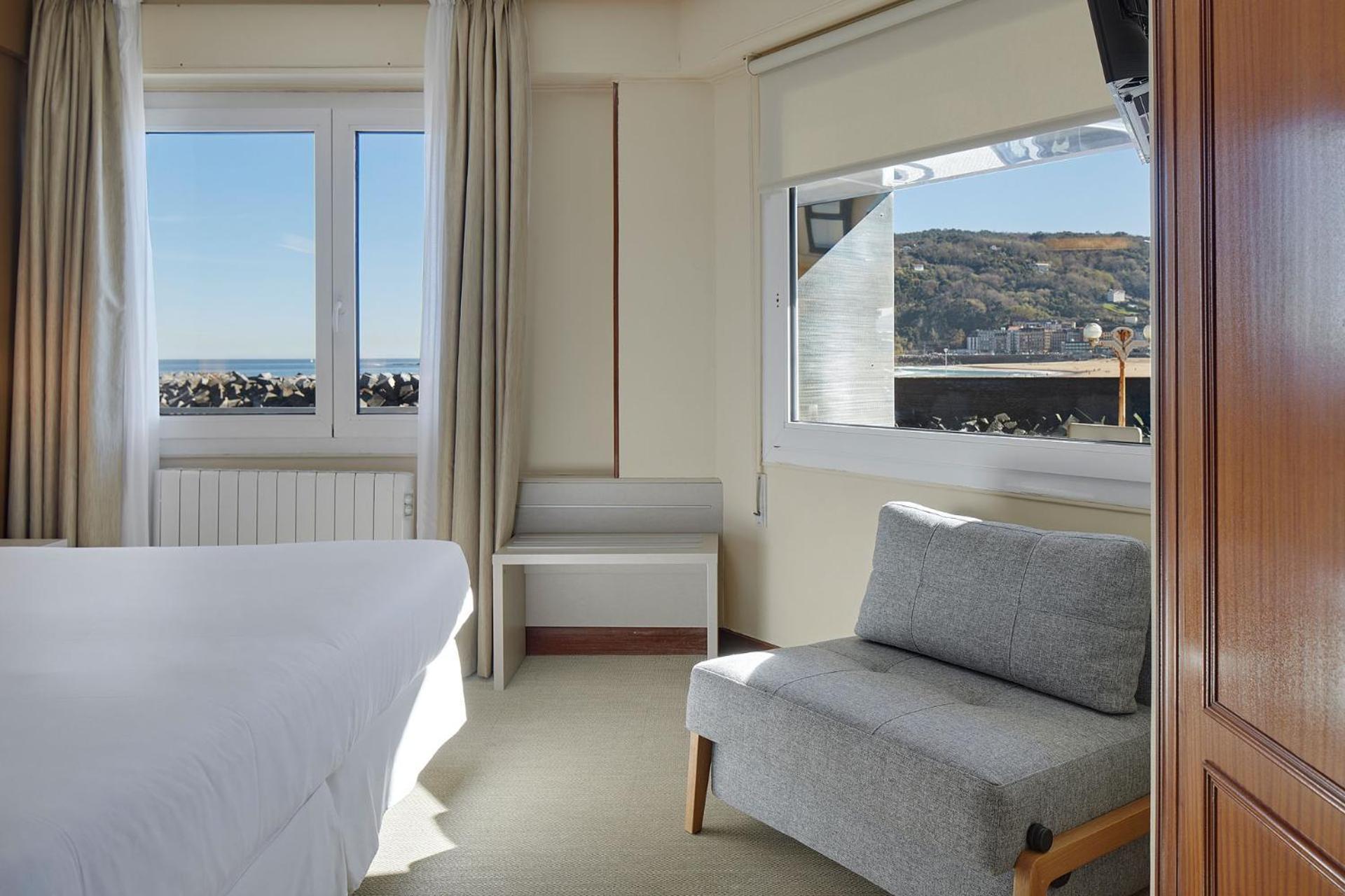 Double or Twin Room Sea View