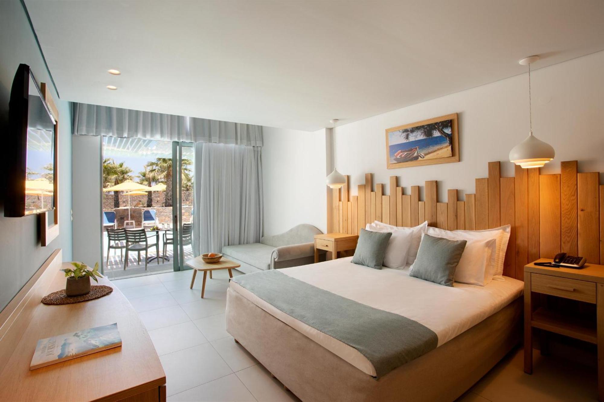 Family Maisonette Apartment 5 Bedded Individual Pool