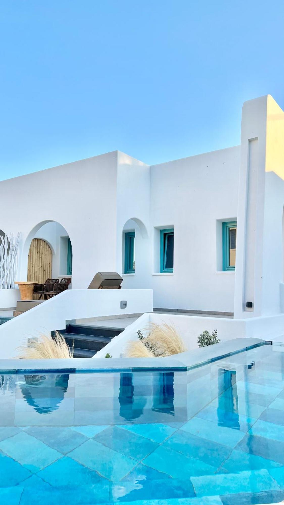 Luxury Beachfront Plunge Pool Suite