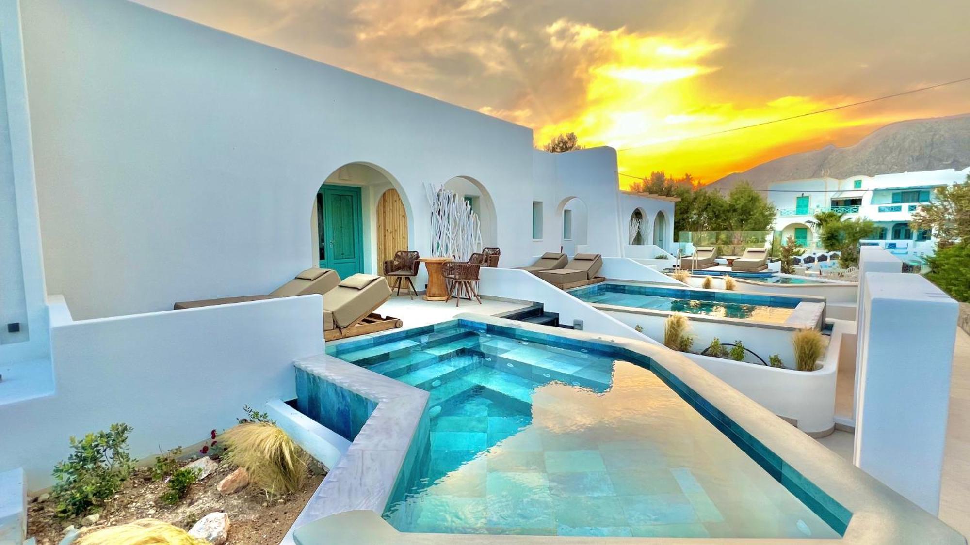 Luxury Beachfront Plunge Pool Suite