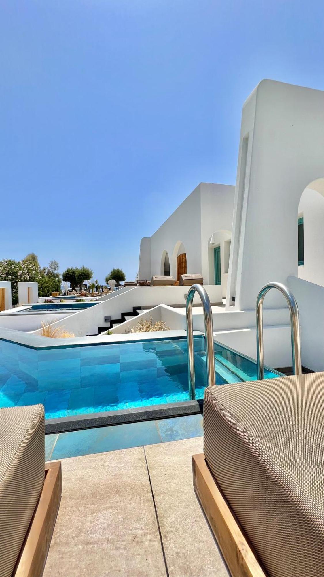 Luxury Beachfront Plunge Pool Suite