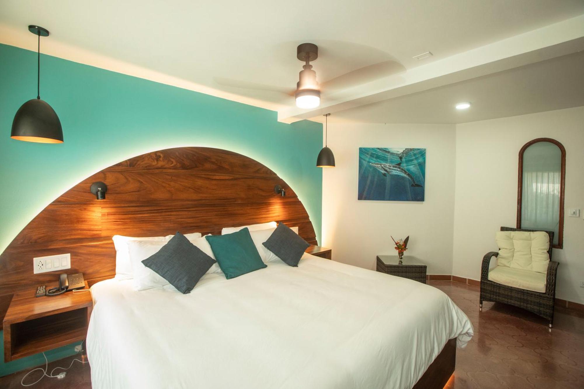 Habitación con cama extragrande.