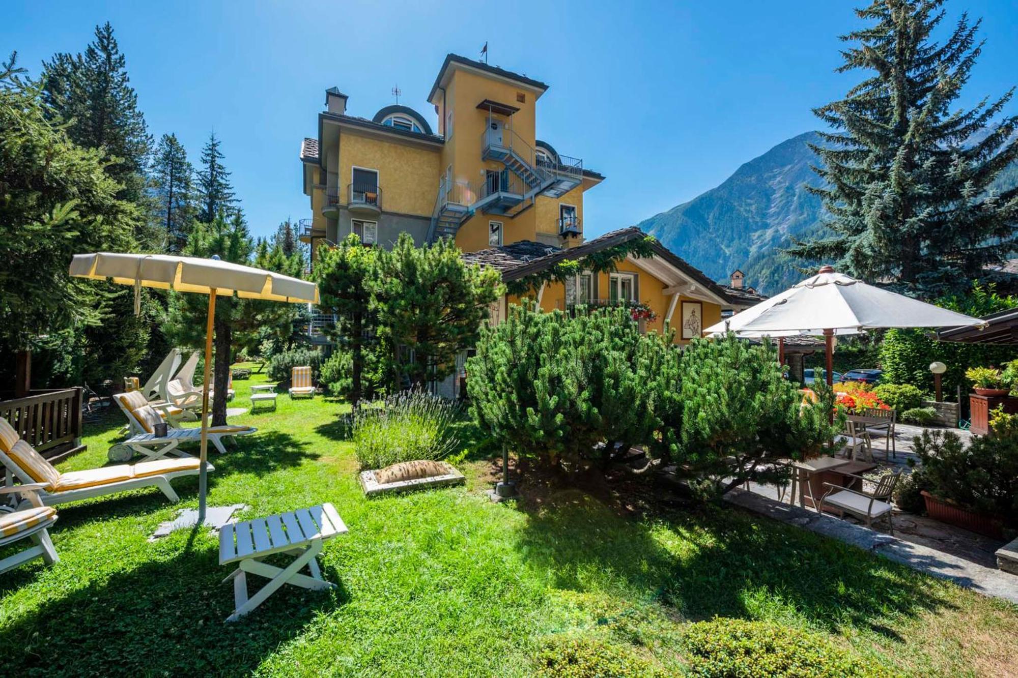 Camera Matrimoniale/Doppia con Letti Singoli con Balcone