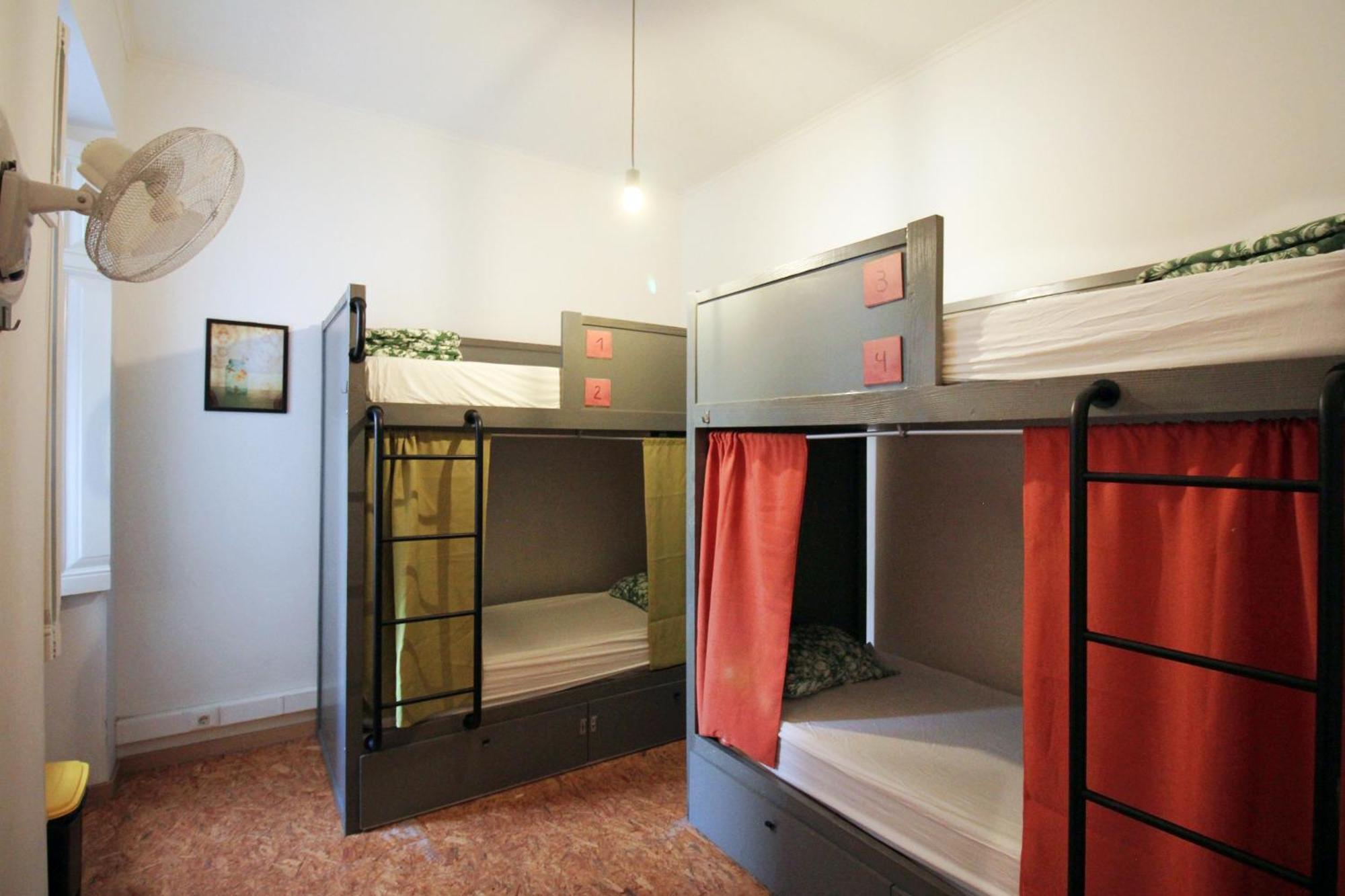 Bed 4-Bed Dormitory Room