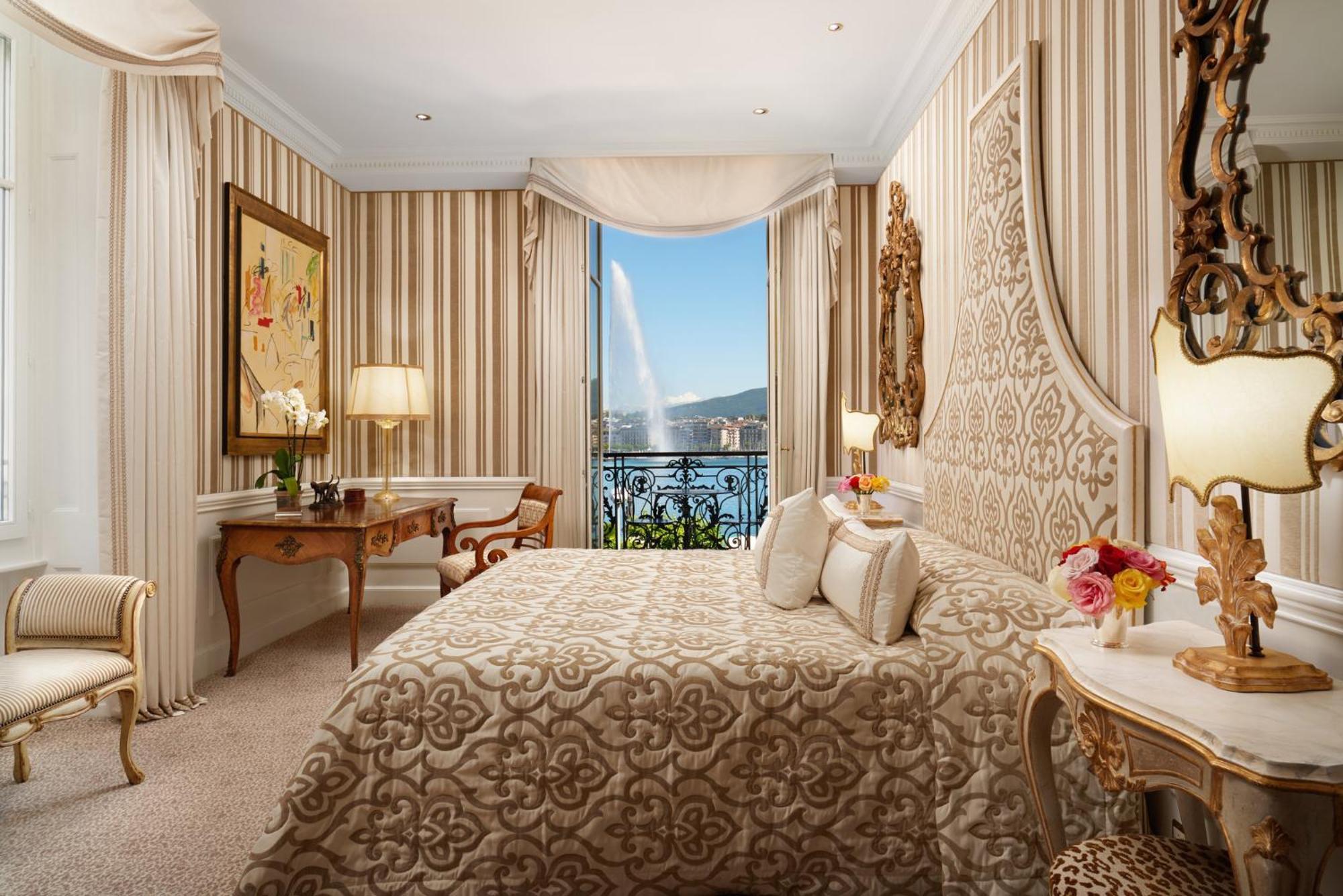 Bellevue Suite Lake View