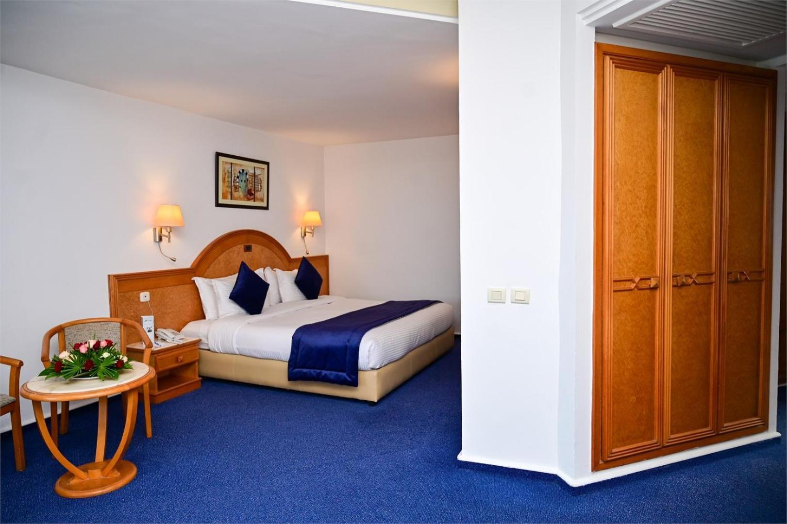 Family Room with Garden View,1605386903:JPEG