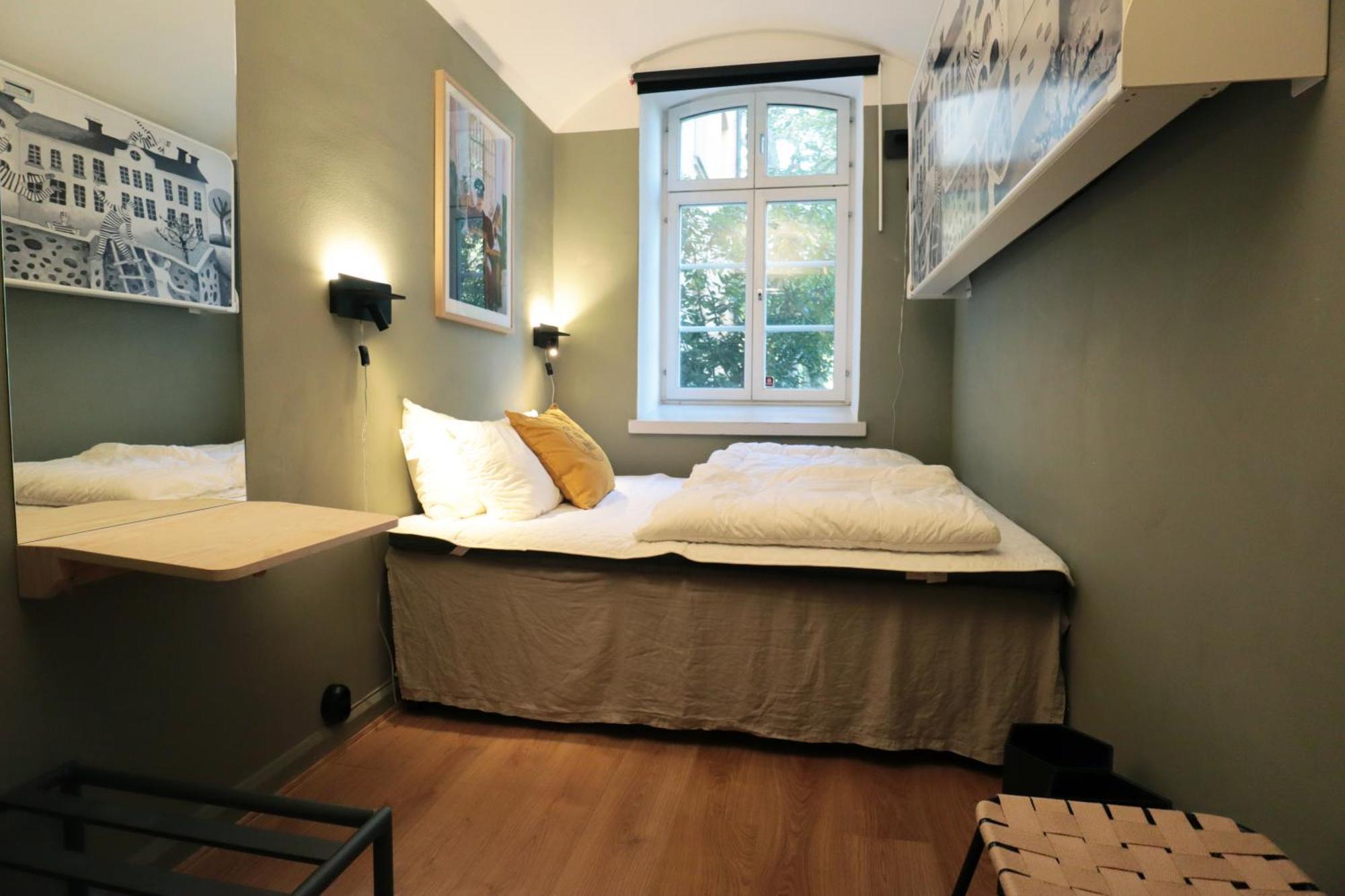 Small Double Room,1630874172:JPEG
