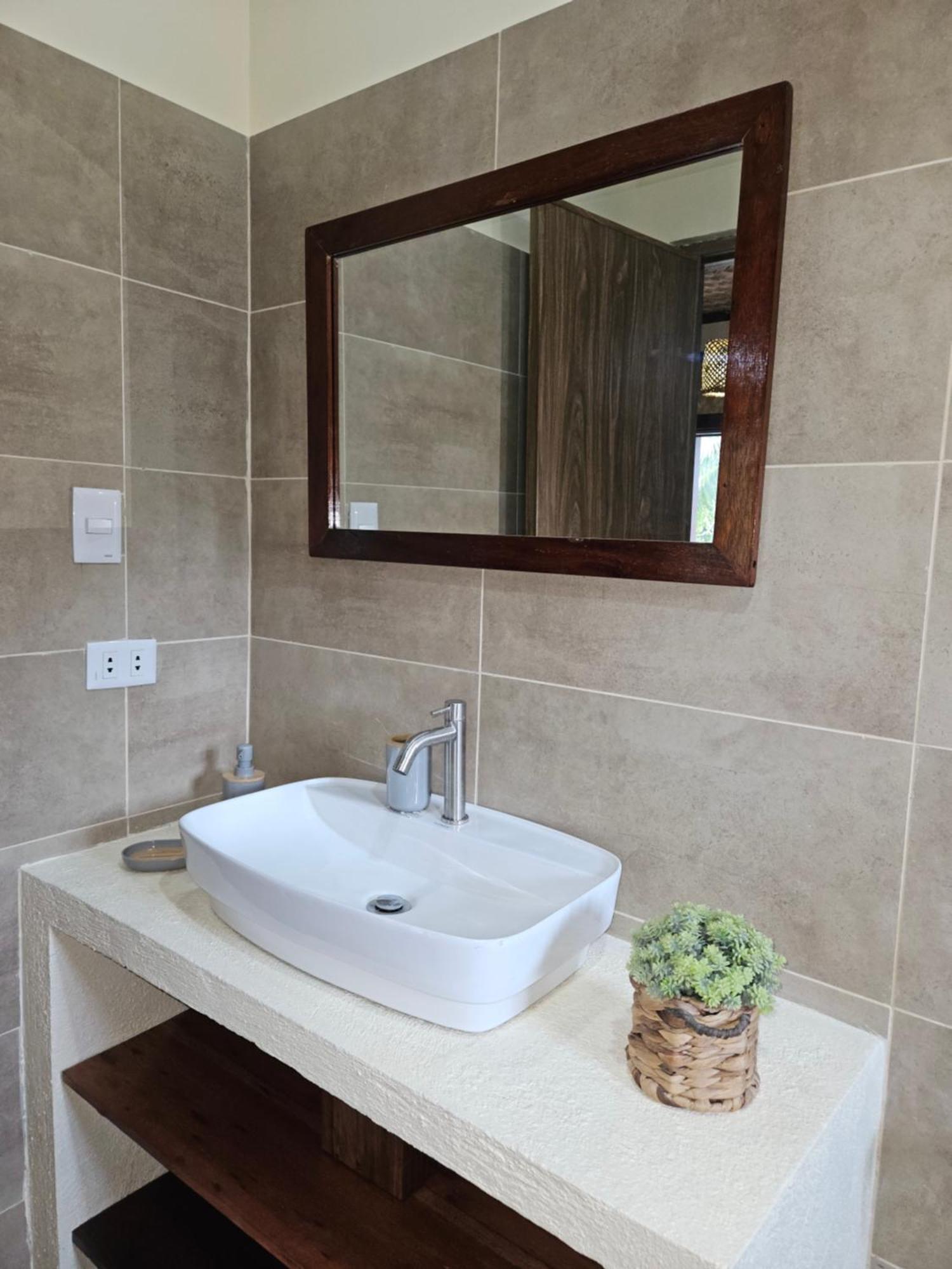 Deluxe Suite with Sea View,1627256699:JPEG