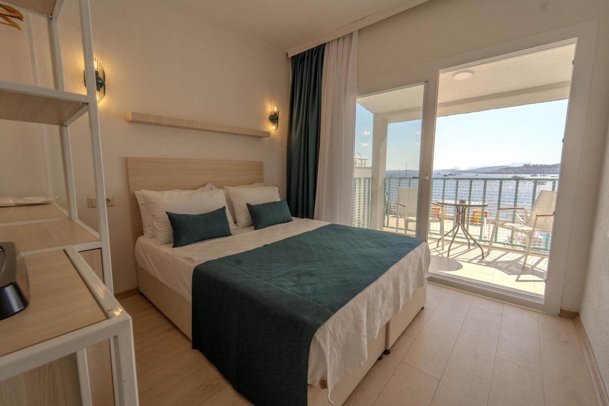 Double Room with Sea View,1629375150:JPEG