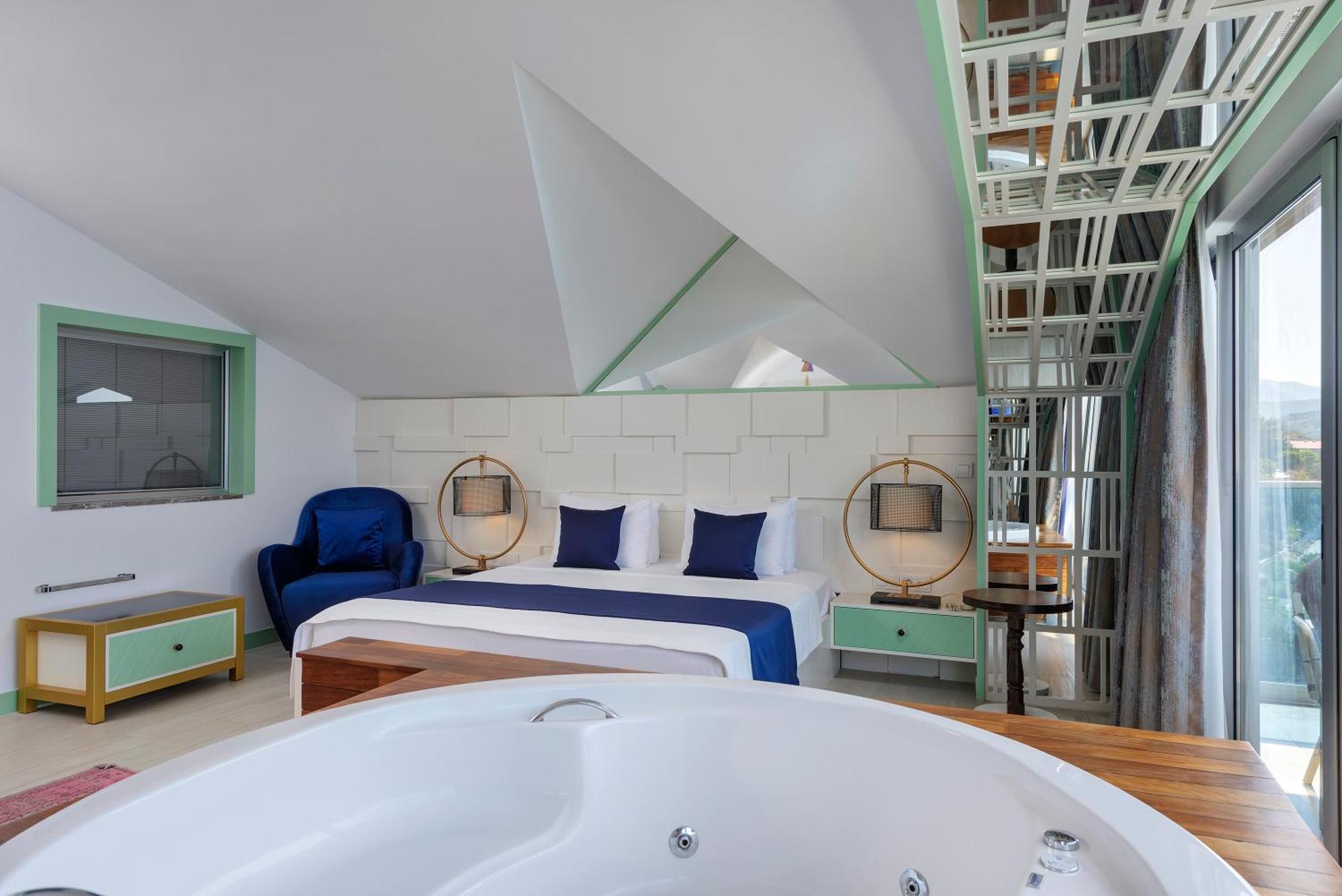 King Suite with Sea View