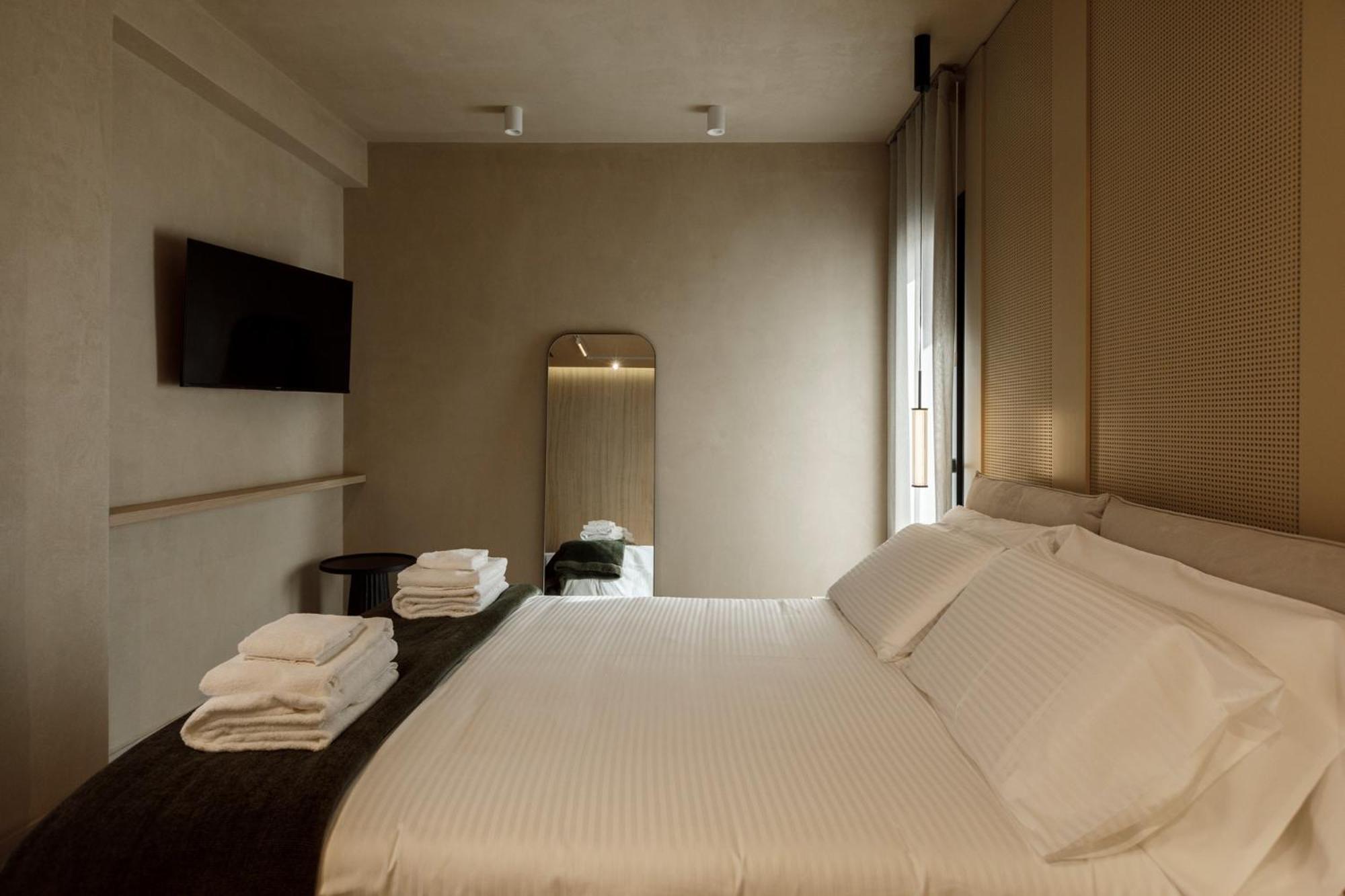 Deluxe Double Room Side Sea View